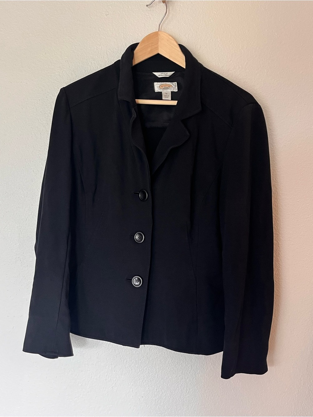 Banana Republic Black Women's Three-Button Blazer Italian fabric
